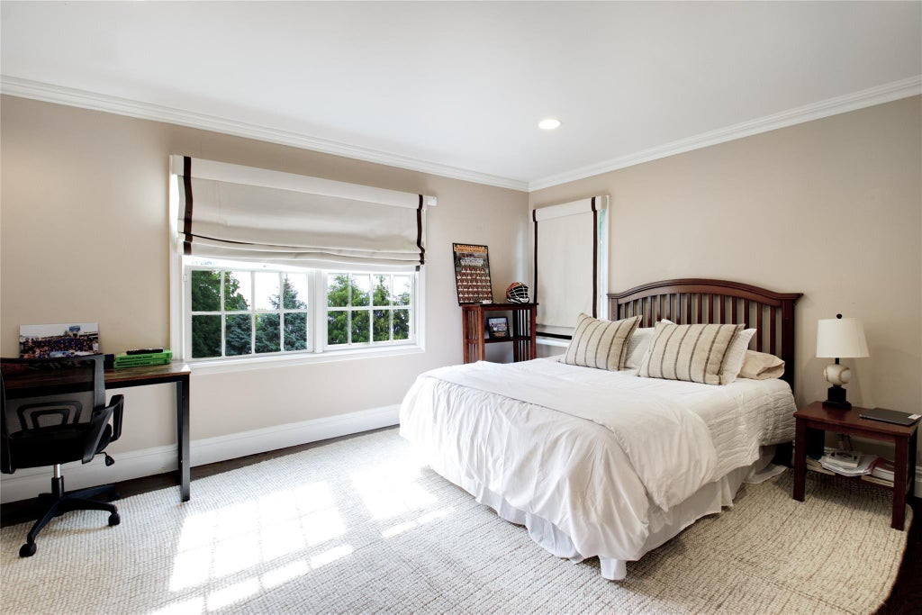 24 of 32 - 15 Elm Lane, Manhasset, NY