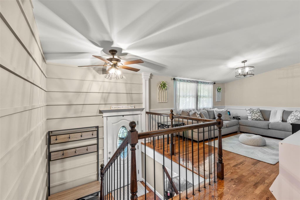 23 of 34 - 25 Arrowhead Lane, East Setauket, NY
