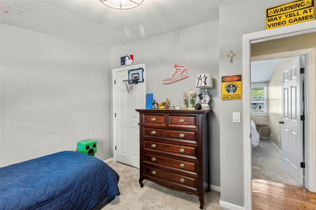 29 of 34 - 25 Arrowhead Lane, East Setauket, NY