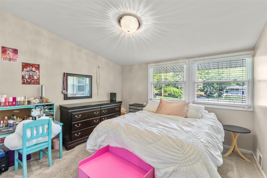 30 of 34 - 25 Arrowhead Lane, East Setauket, NY