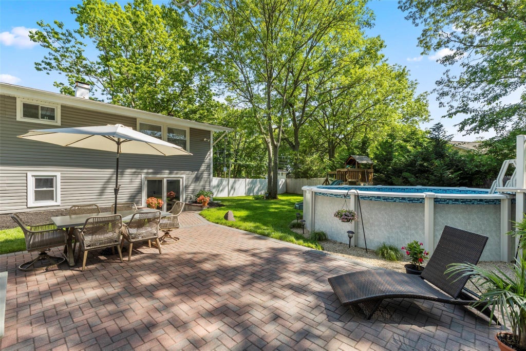 5 of 34 - 25 Arrowhead Lane, East Setauket, NY