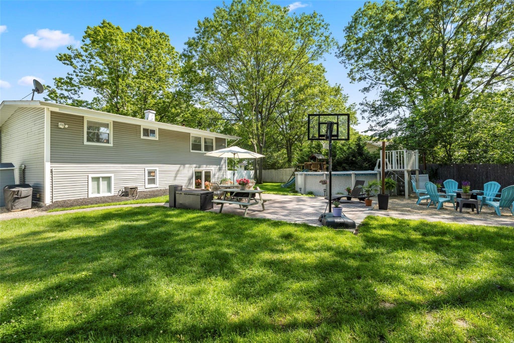 6 of 34 - 25 Arrowhead Lane, East Setauket, NY