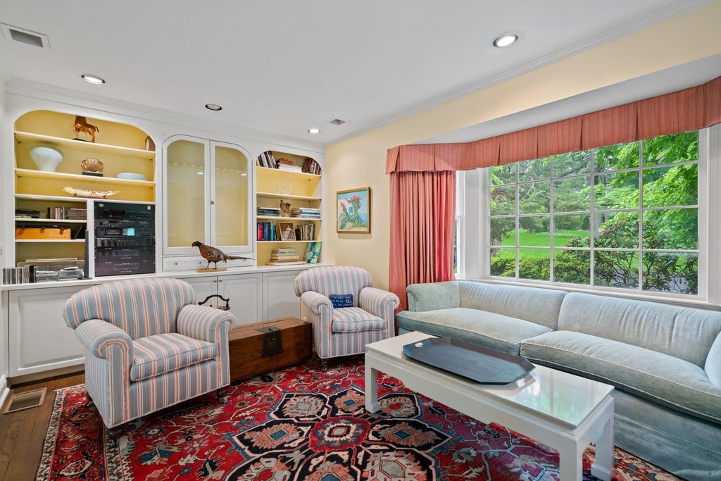 9 of 44 - 24 Wellington Road, Locust Valley, NY