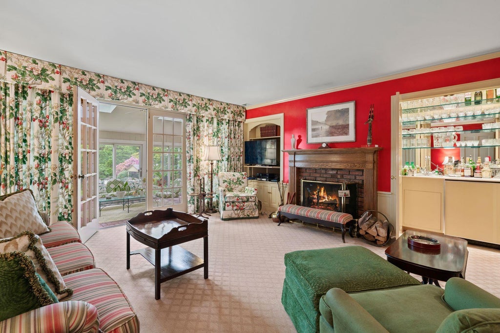 10 of 44 - 24 Wellington Road, Locust Valley, NY