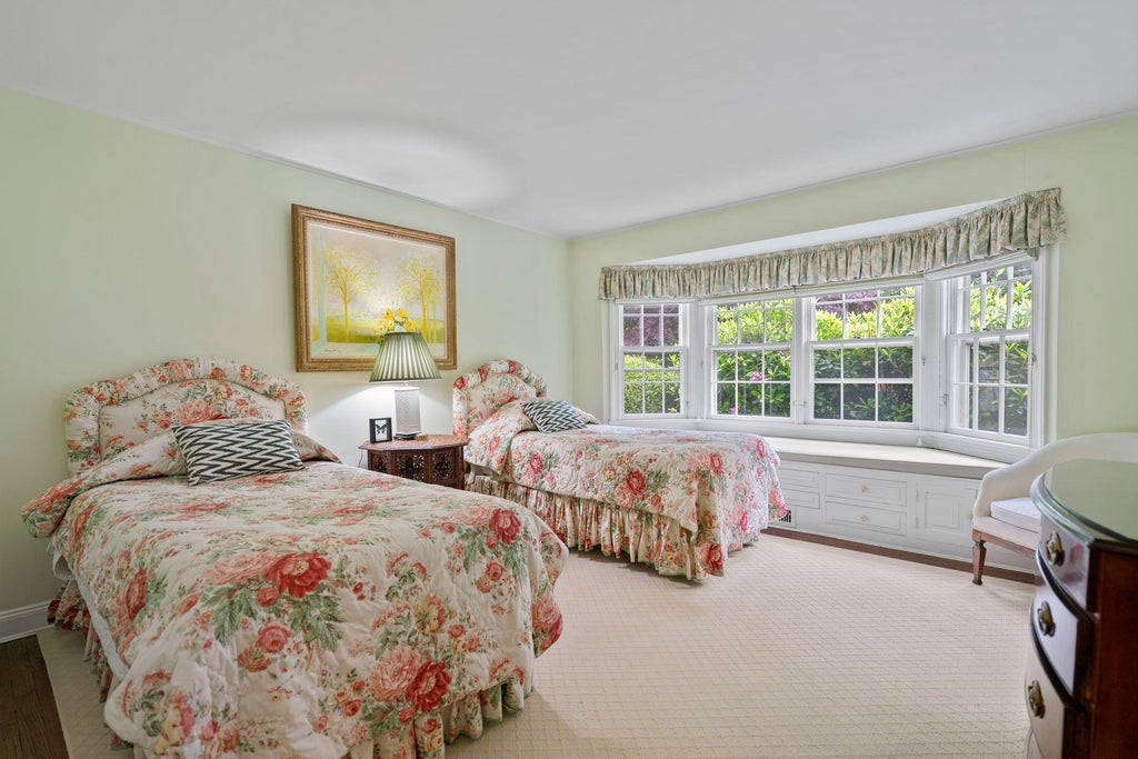 19 of 44 - 24 Wellington Road, Locust Valley, NY