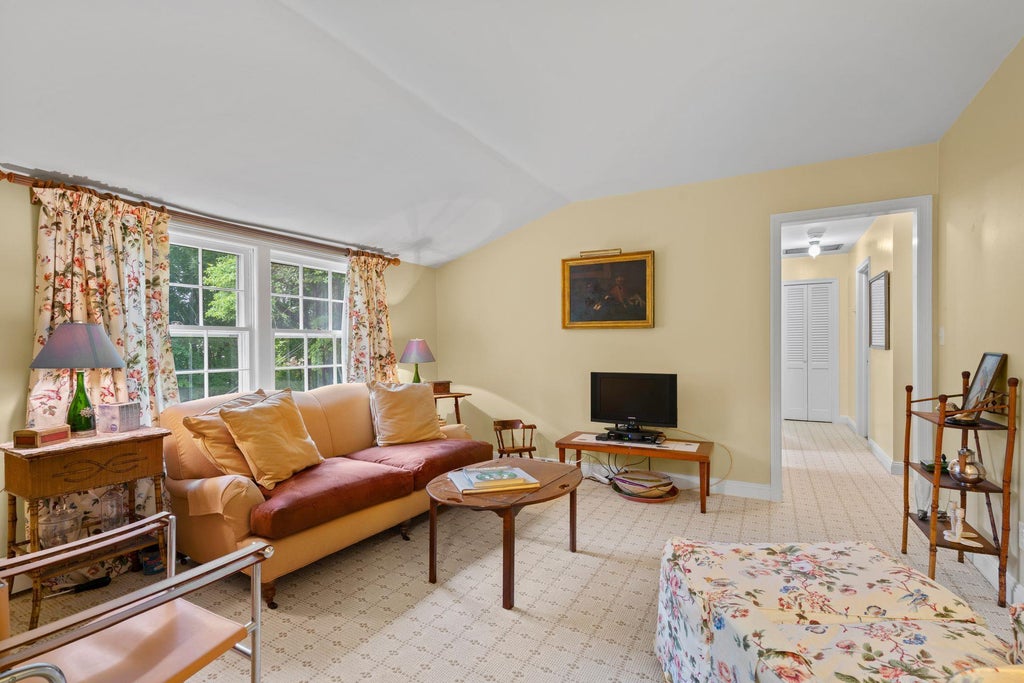 26 of 44 - 24 Wellington Road, Locust Valley, NY