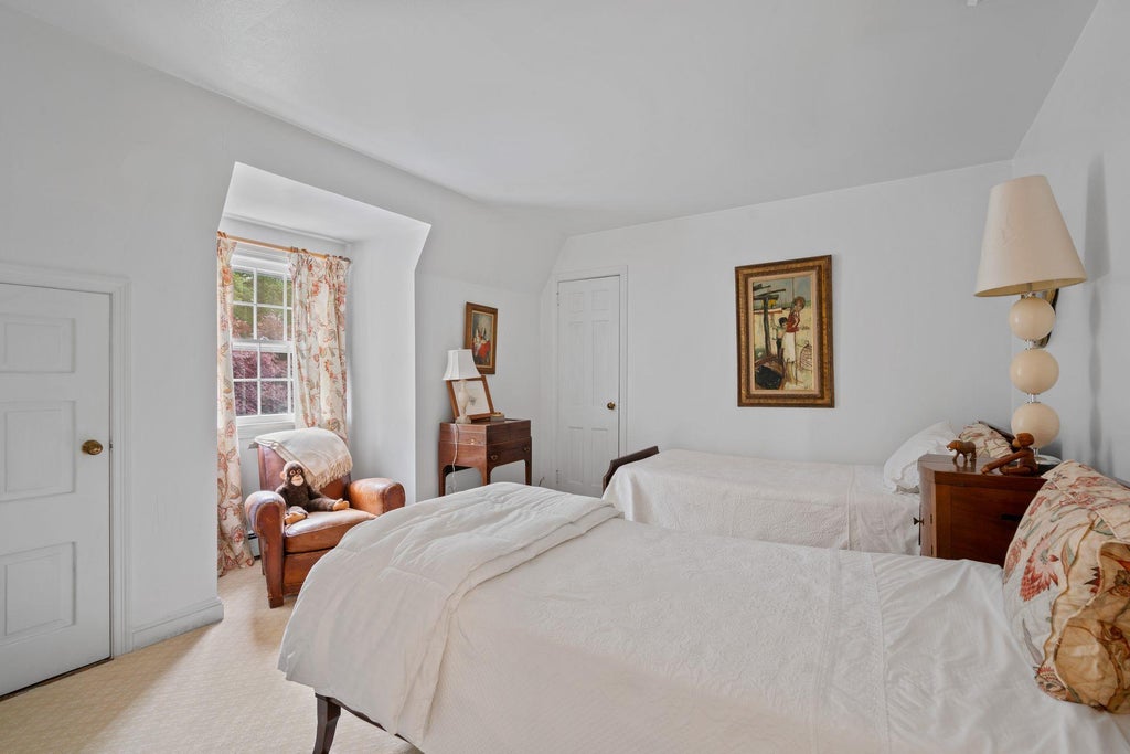 28 of 44 - 24 Wellington Road, Locust Valley, NY