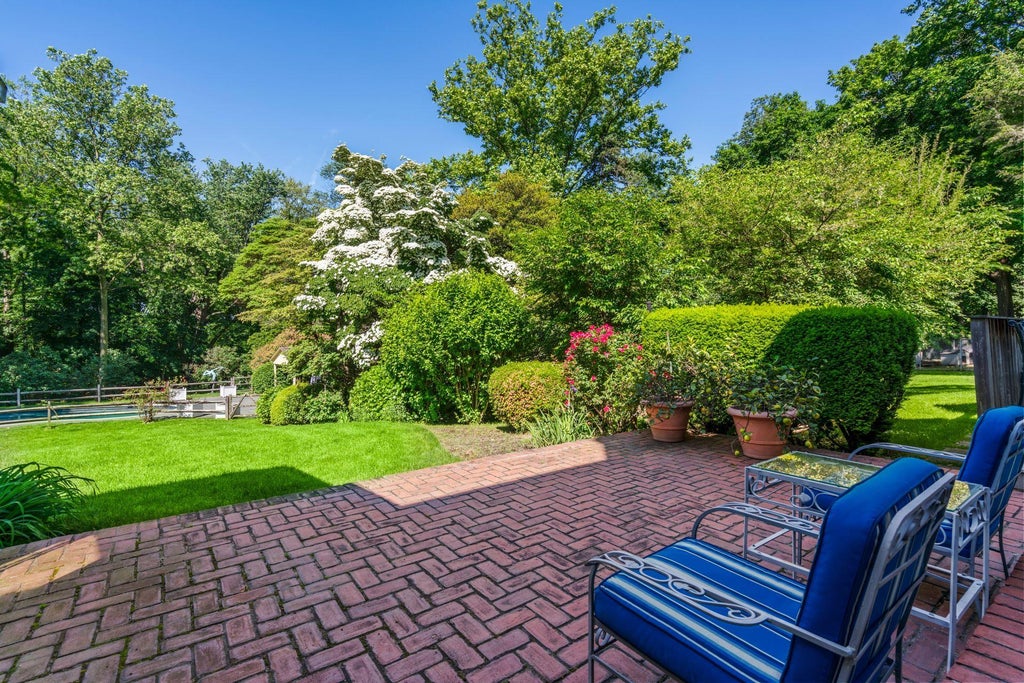 33 of 44 - 24 Wellington Road, Locust Valley, NY