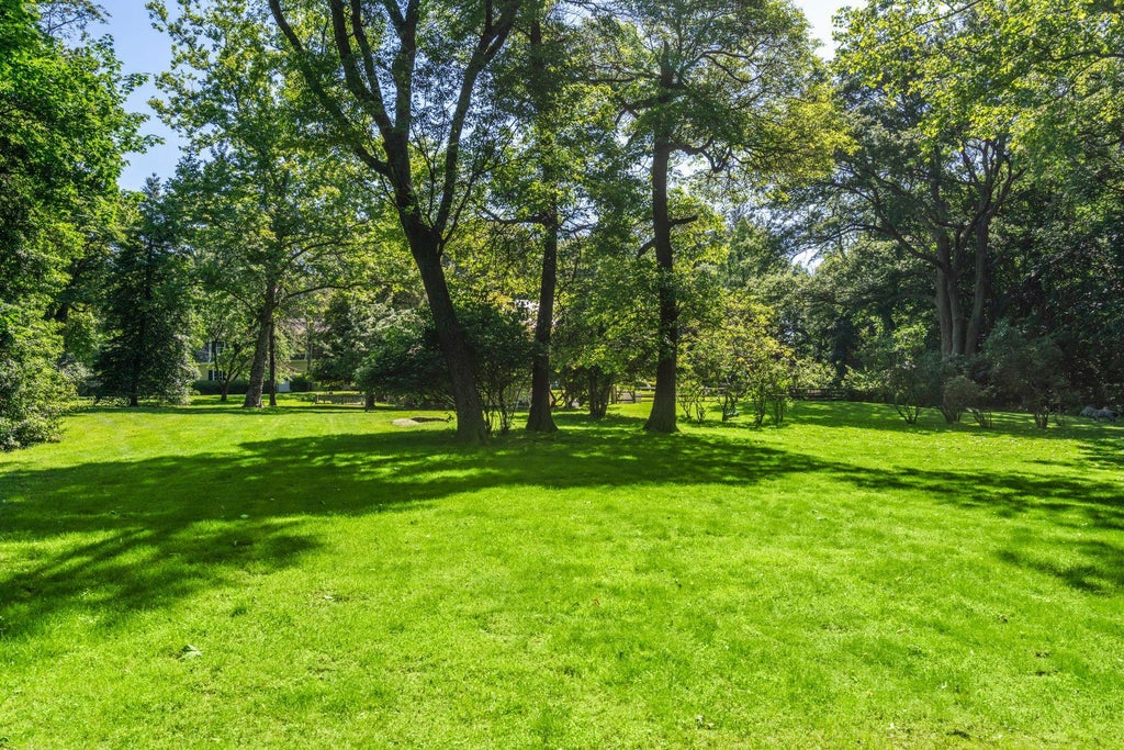 38 of 44 - 24 Wellington Road, Locust Valley, NY