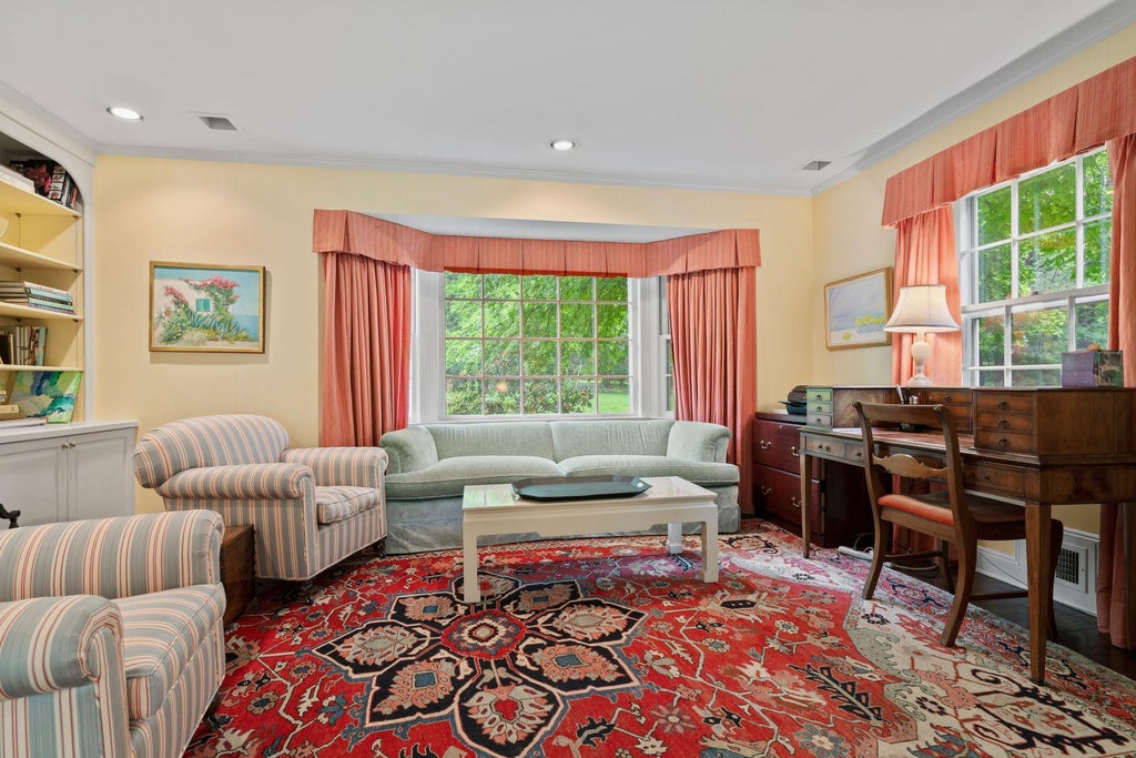 8 of 44 - 24 Wellington Road, Locust Valley, NY