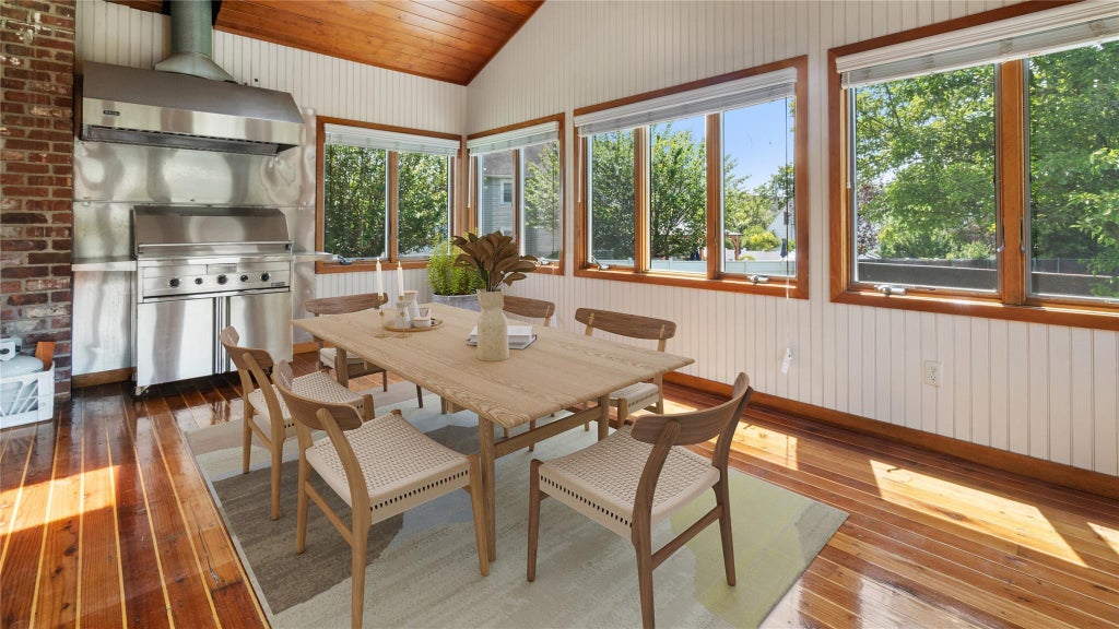 17 of 45 - 38 Perry Avenue, Bayville, NY