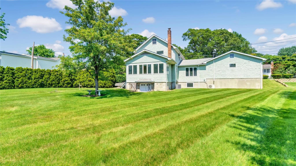 7 of 45 - 38 Perry Avenue, Bayville, NY