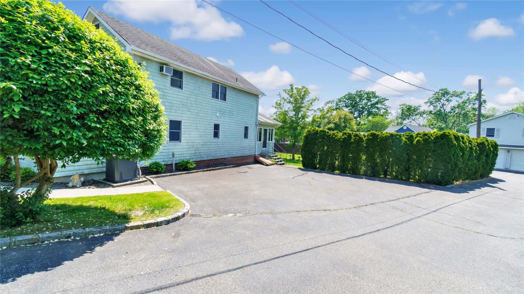 8 of 45 - 38 Perry Avenue, Bayville, NY