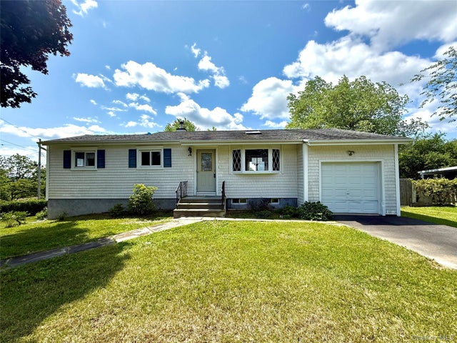 17 Wilson Road, Brewster