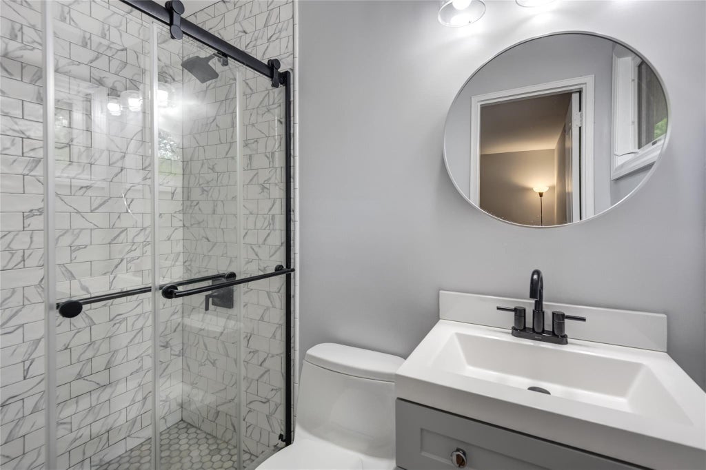 11 of 23 - 7 Searington Drive, Syosset, NY