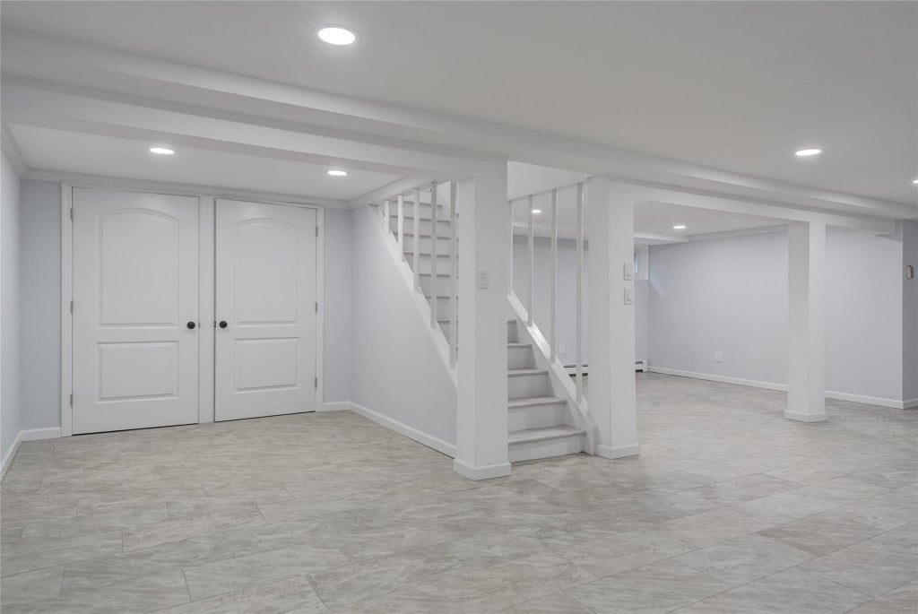 15 of 23 - 7 Searington Drive, Syosset, NY