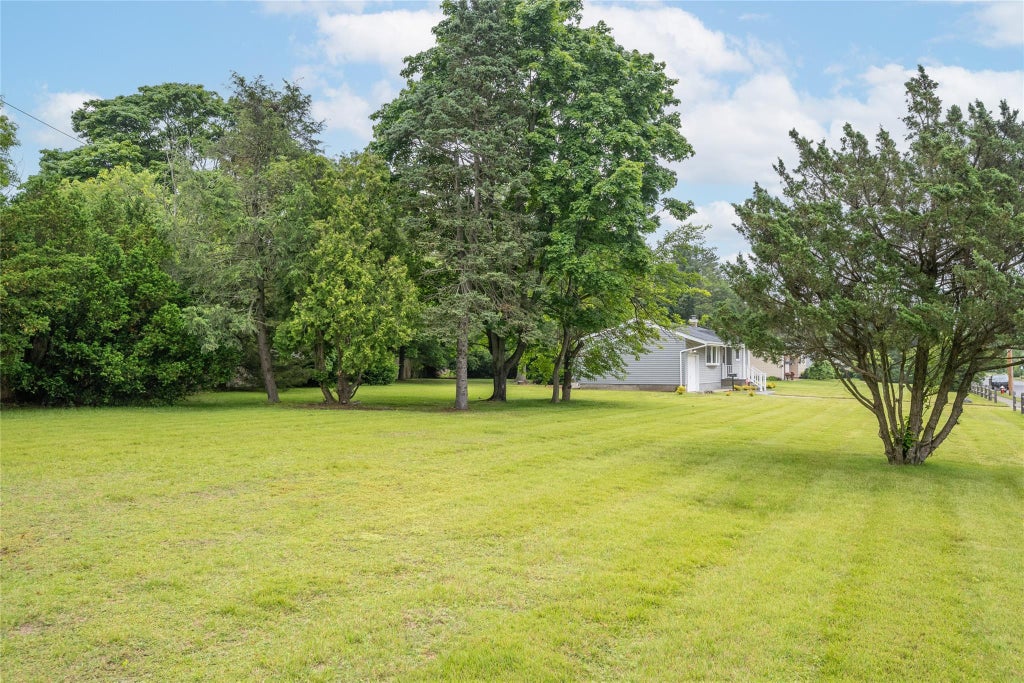 19 of 23 - 7 Searington Drive, Syosset, NY