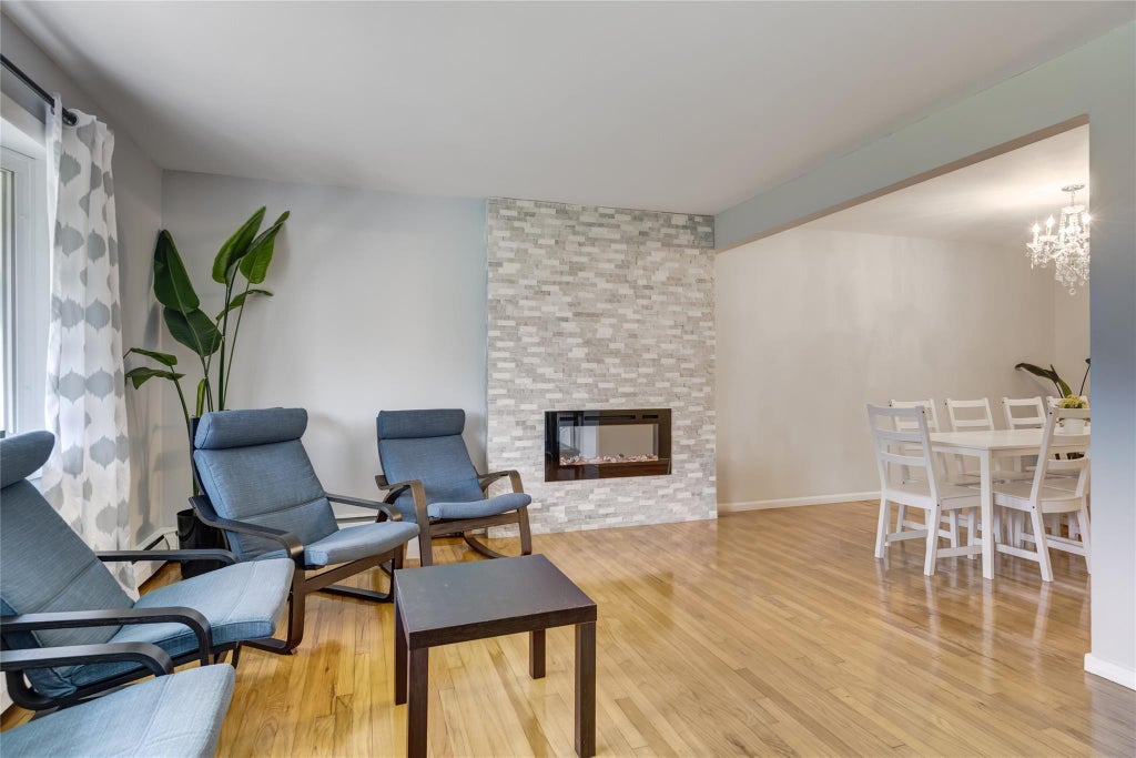 4 of 23 - 7 Searington Drive, Syosset, NY