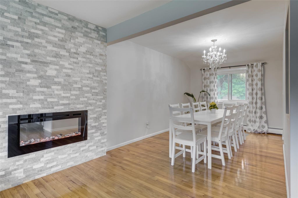 5 of 23 - 7 Searington Drive, Syosset, NY
