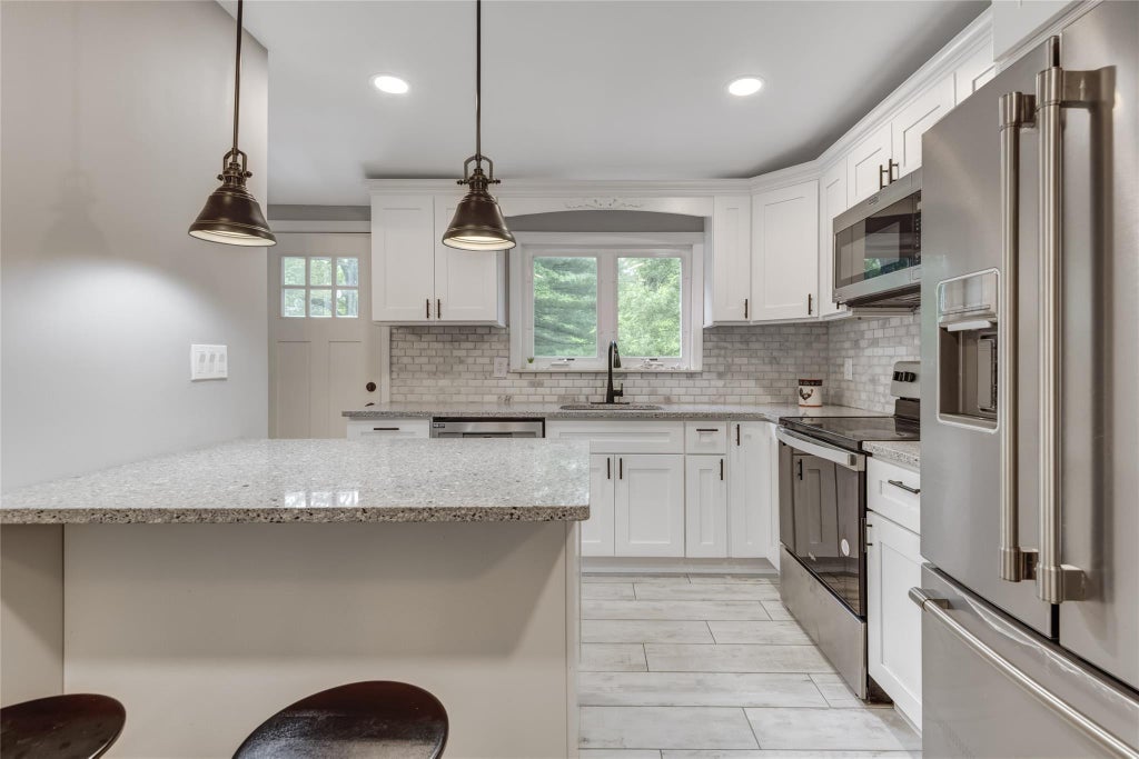 8 of 23 - 7 Searington Drive, Syosset, NY