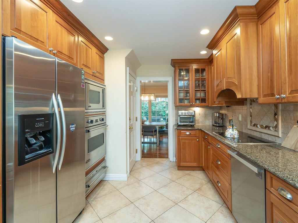 9 of 43 - 25 Schooner Lane, Port Washington, NY