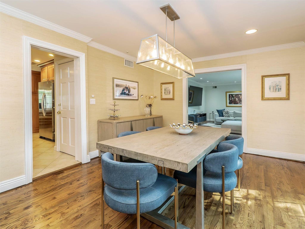 10 of 43 - 25 Schooner Lane, Port Washington, NY