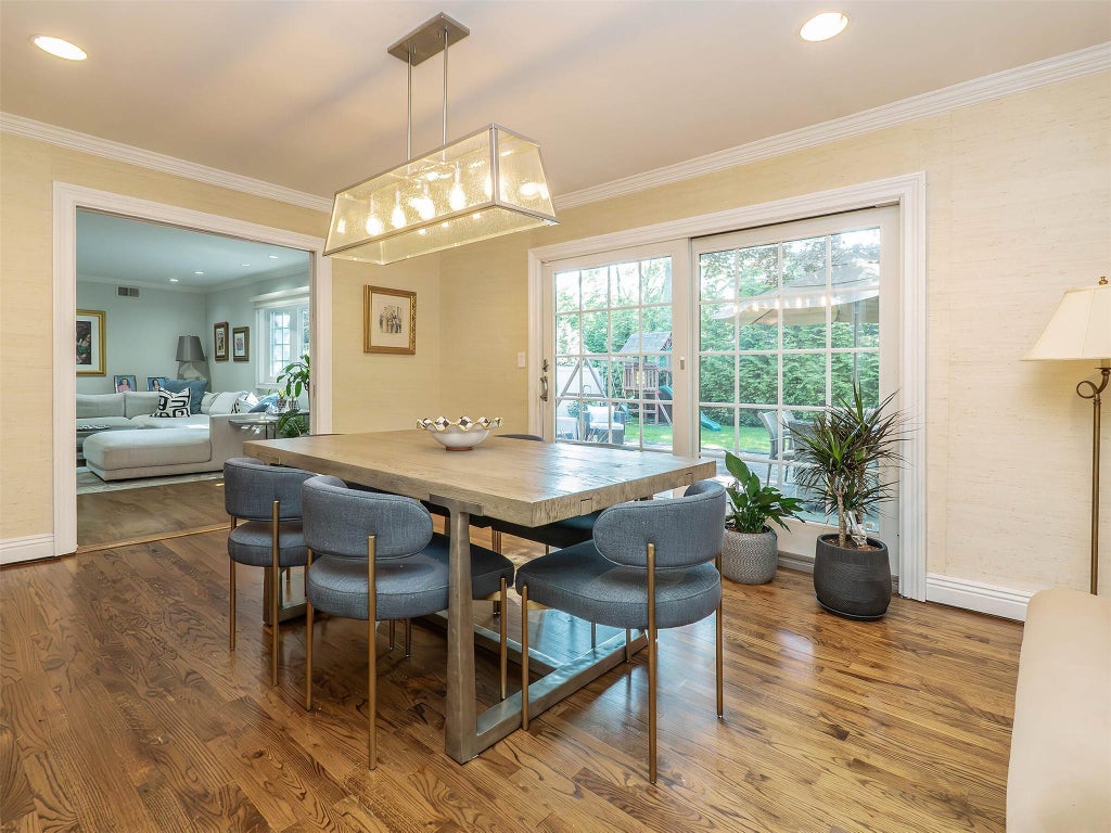 12 of 43 - 25 Schooner Lane, Port Washington, NY