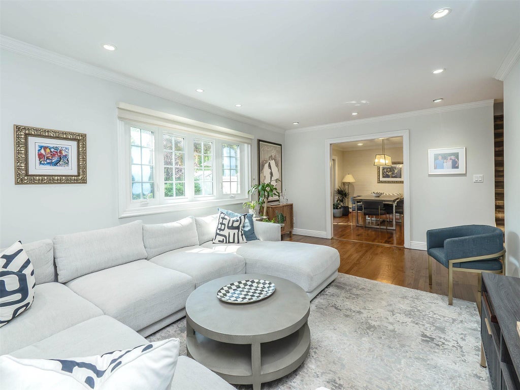 15 of 43 - 25 Schooner Lane, Port Washington, NY