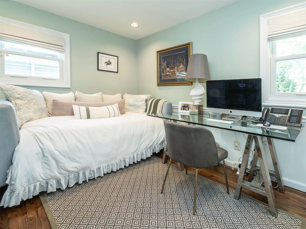 21 of 43 - 25 Schooner Lane, Port Washington, NY