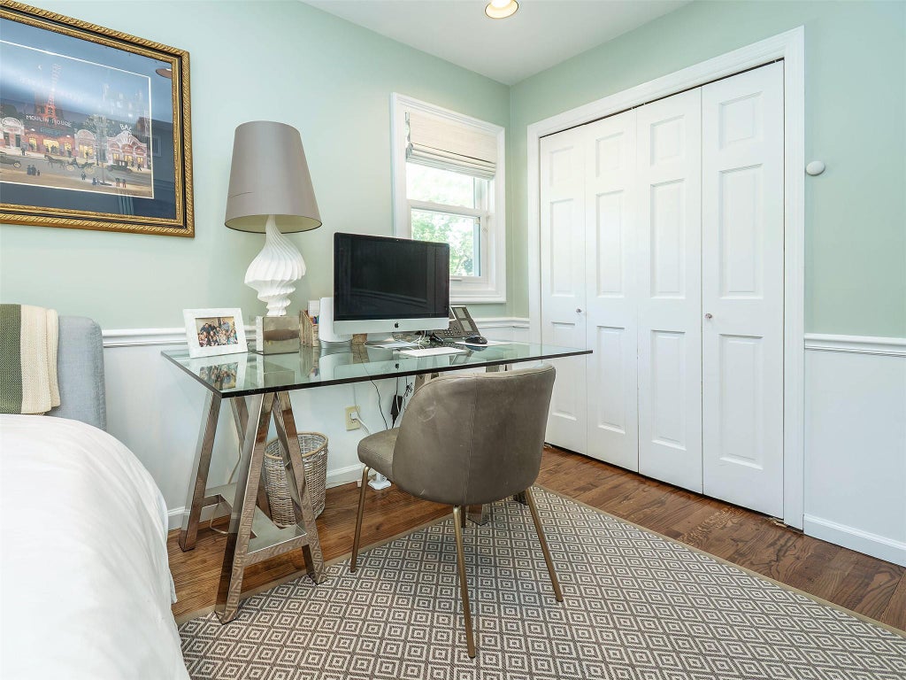 22 of 43 - 25 Schooner Lane, Port Washington, NY