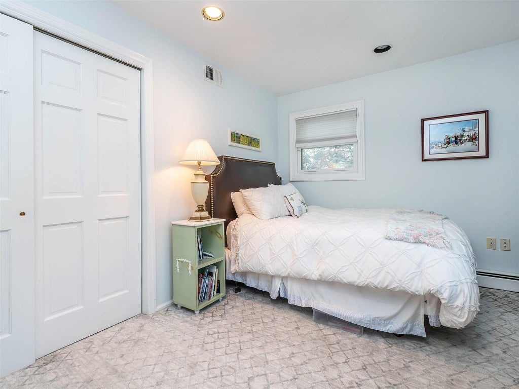 23 of 43 - 25 Schooner Lane, Port Washington, NY