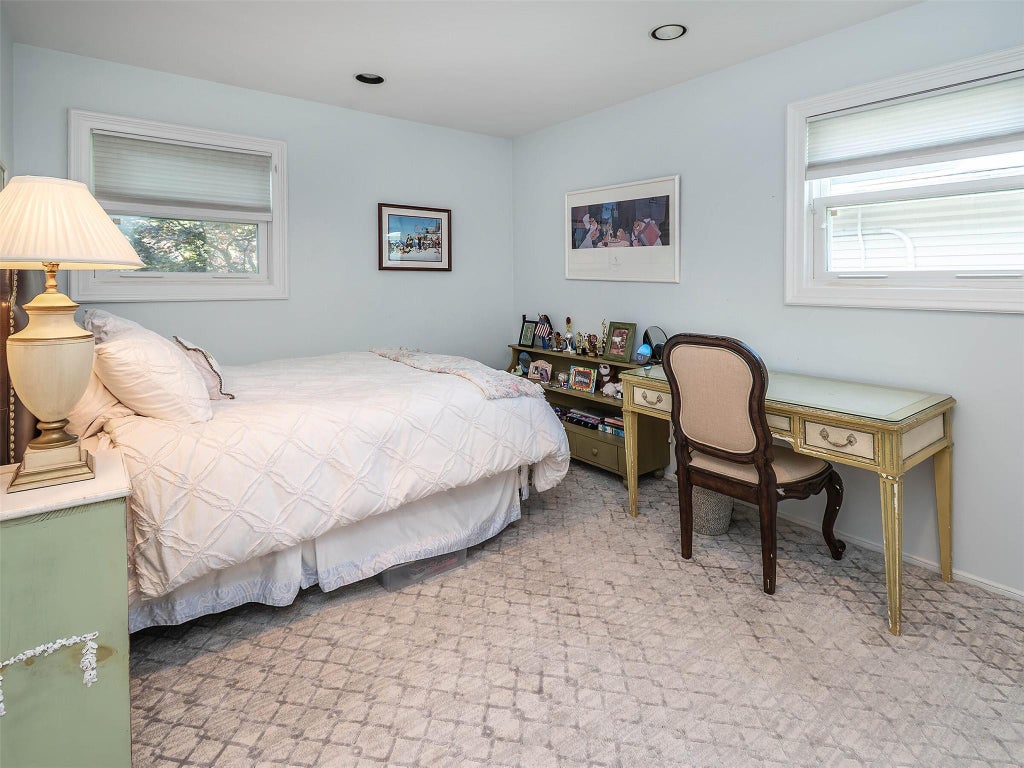24 of 43 - 25 Schooner Lane, Port Washington, NY