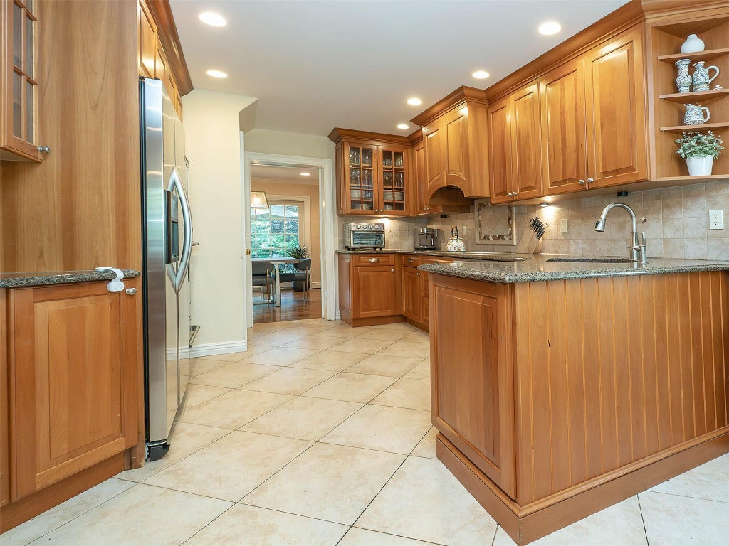 7 of 43 - 25 Schooner Lane, Port Washington, NY
