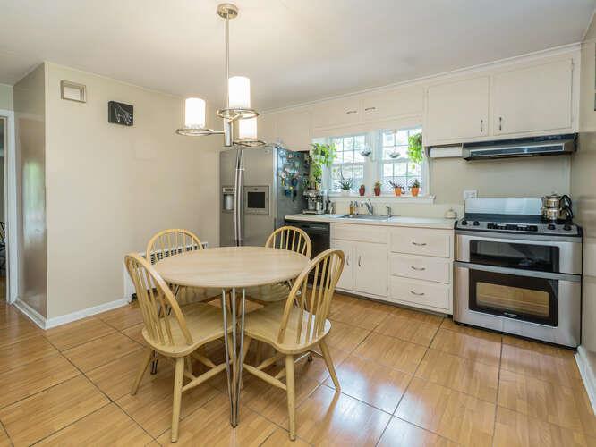 10 of 33 - 44 Glenwood Road, Glen Head, NY