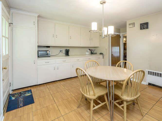 11 of 33 - 44 Glenwood Road, Glen Head, NY