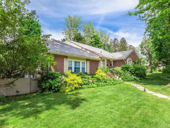1 of 33 - 44 Glenwood Road, Glen Head, NY