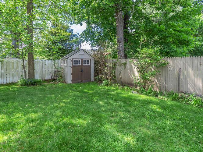 31 of 33 - 44 Glenwood Road, Glen Head, NY