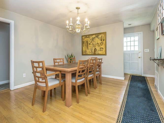 3 of 33 - 44 Glenwood Road, Glen Head, NY