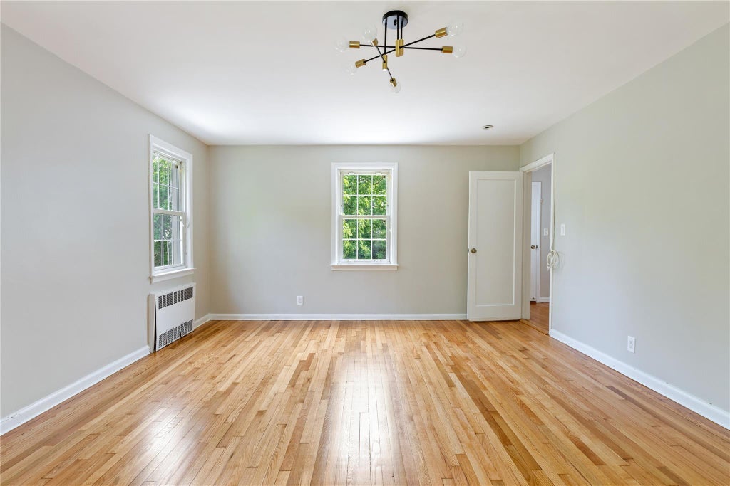 17 of 26 - 89 Clinch Avenue, Garden City, NY
