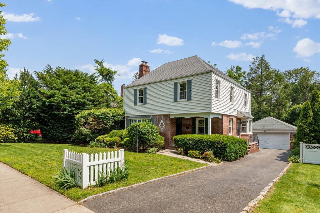 1 of 26 - 89 Clinch Avenue, Garden City, NY