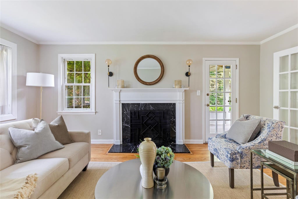 3 of 26 - 89 Clinch Avenue, Garden City, NY