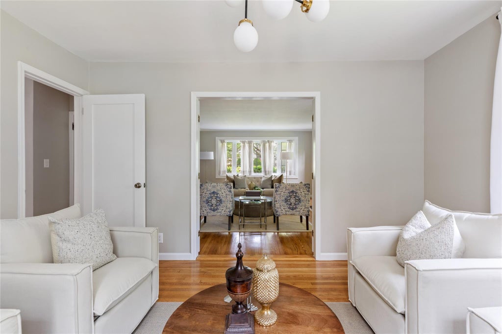 8 of 26 - 89 Clinch Avenue, Garden City, NY