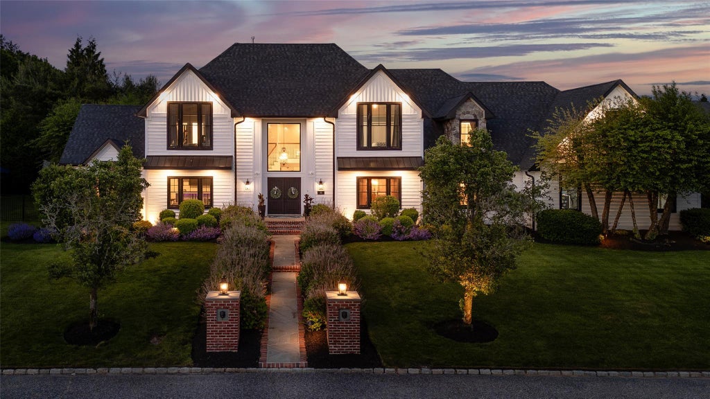 49 of 50 - 35 Sycamore Drive, East Moriches, NY