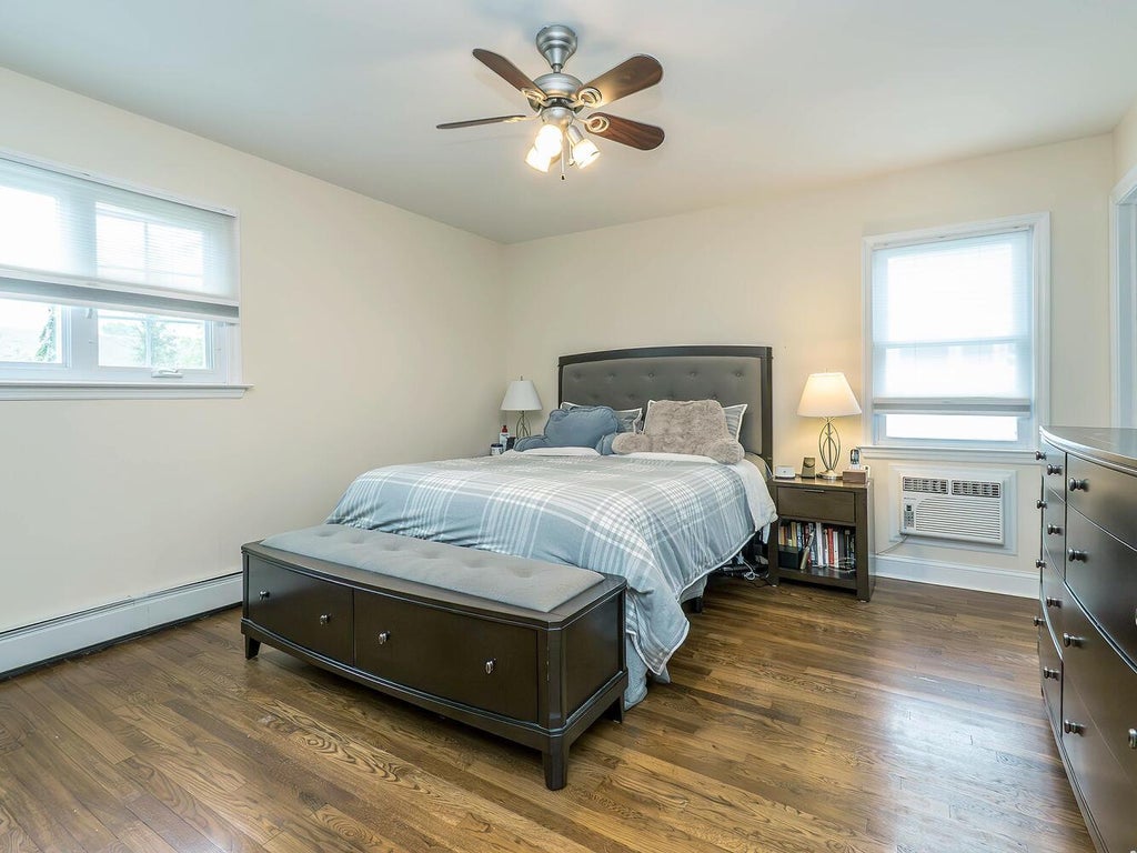 19 of 29 - 557 Western Park Drive, West Hempstead, NY