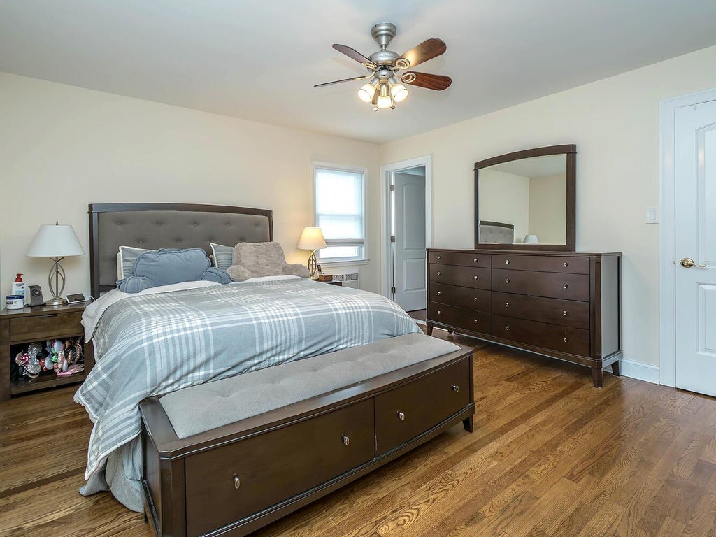20 of 29 - 557 Western Park Drive, West Hempstead, NY