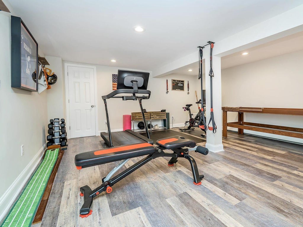 25 of 29 - 557 Western Park Drive, West Hempstead, NY
