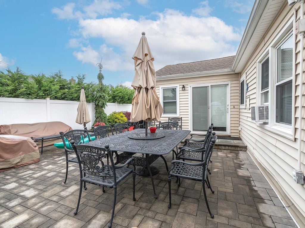 28 of 29 - 557 Western Park Drive, West Hempstead, NY
