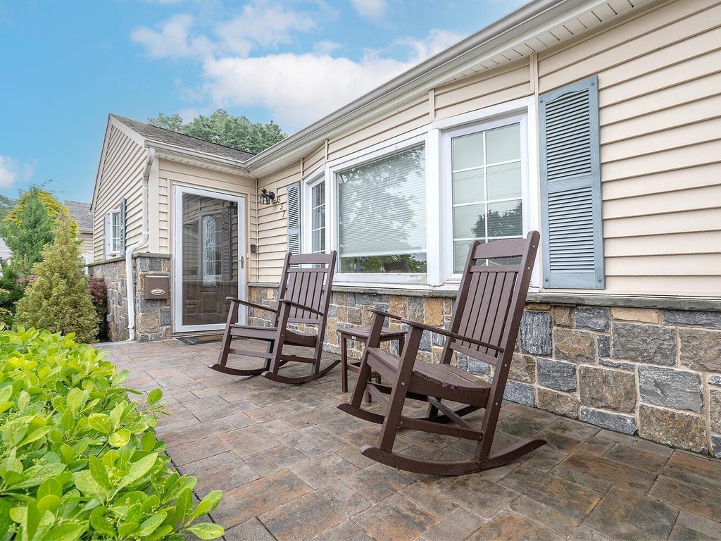 2 of 29 - 557 Western Park Drive, West Hempstead, NY