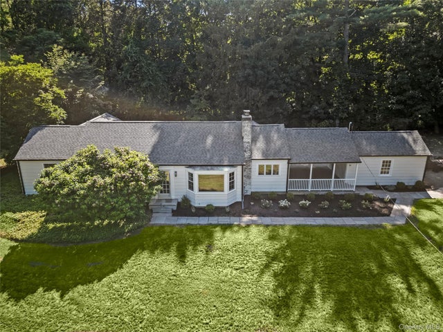 10 Barnes Lane, Chappaqua