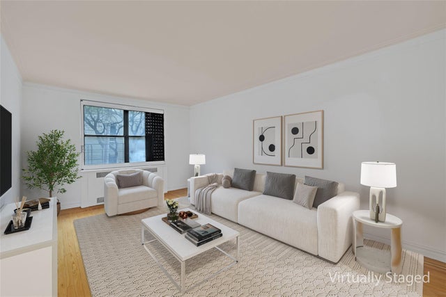 Photo of Listing #877912